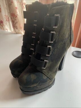 Jessica Simpson Camouflage Suede Platform Ankle Boots - Black/Olive